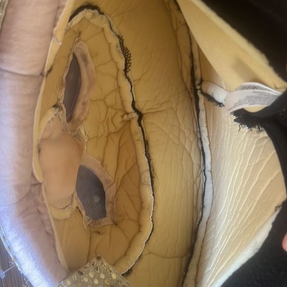 Spirit Black and Gold Cat Face Mask - Picture 4 of 8